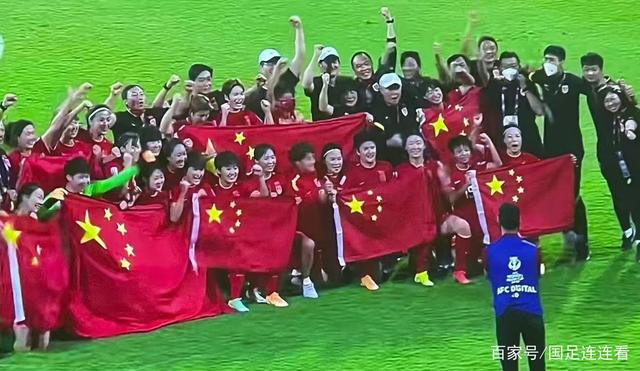 亚洲女足比赛现场爆满，观众热情高涨